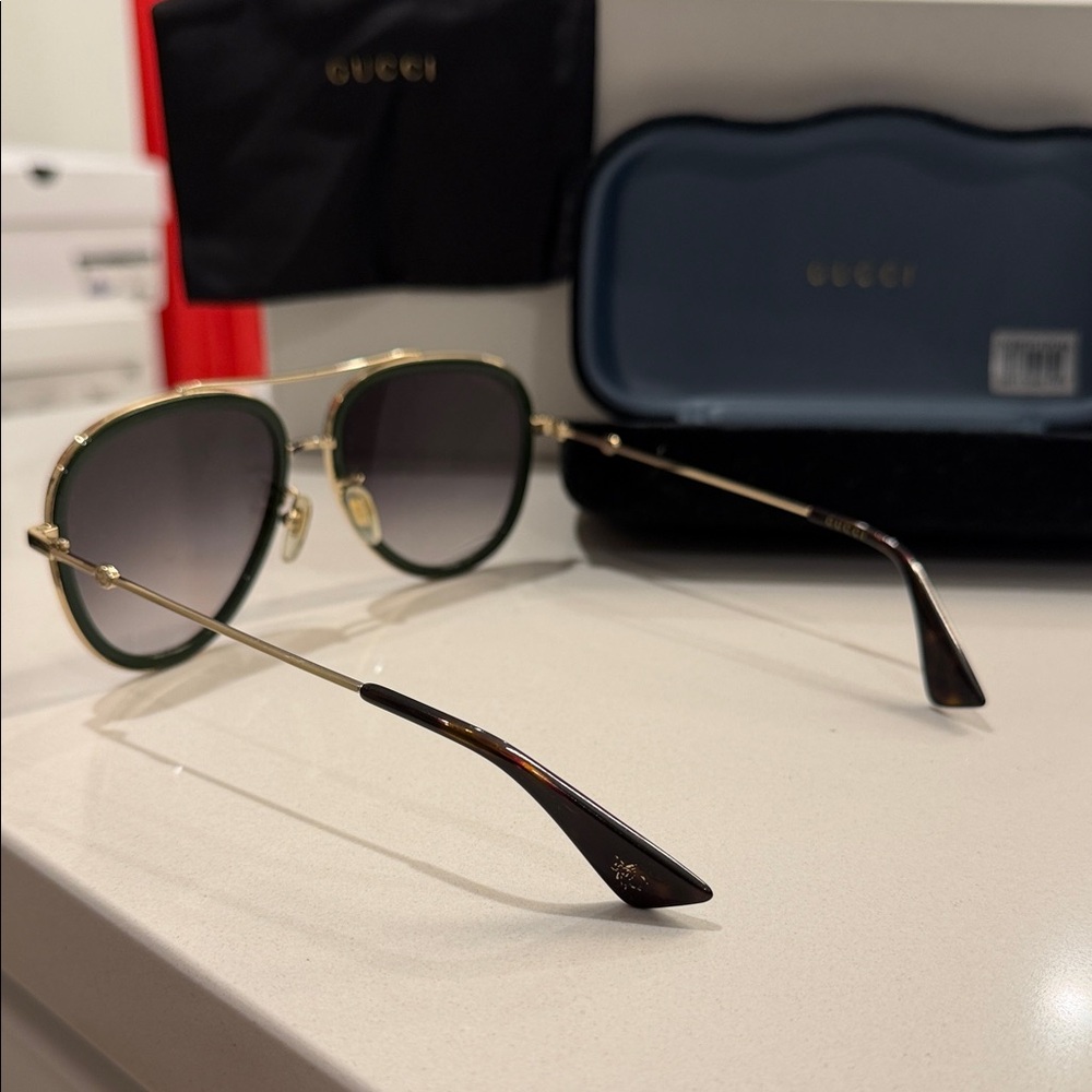 Gucci Women's Sunglasses with Green and Red Accents - Picture 3 of 5